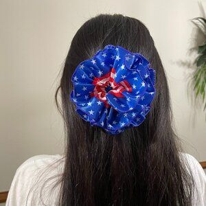 Patriotic American Flag Medium Handmade Hair Bow With Clip. 5"x 3.5" bow